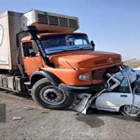 حادثه آفرینی دو کامیون در قم با یک فوتی