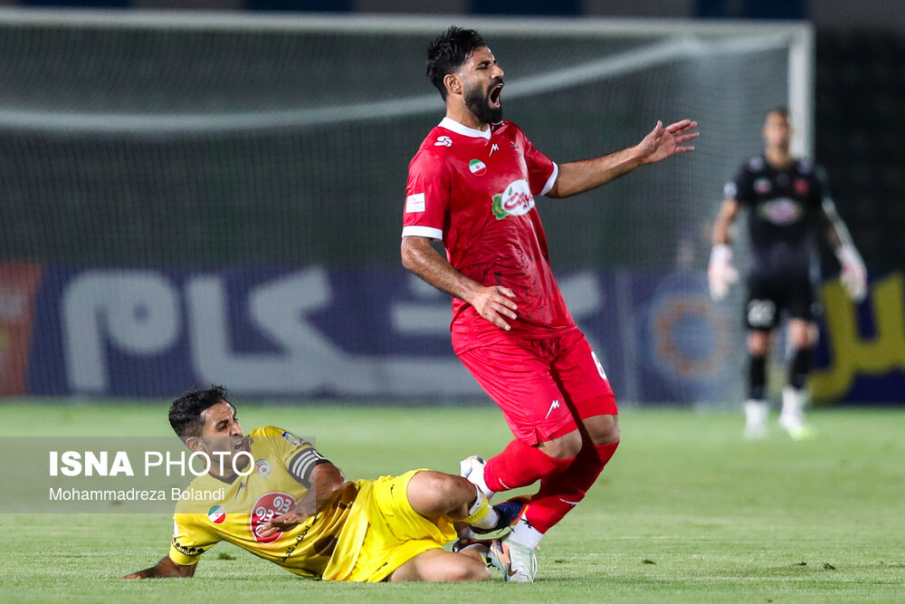  لیگ برتر فوتبال؛ دیدار تیم‌های پرسپولیس و فجر سپاسی
