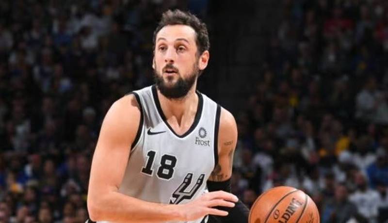 قهرمان ایتالیایی NBA از بسکتبال خداحافظی کرد