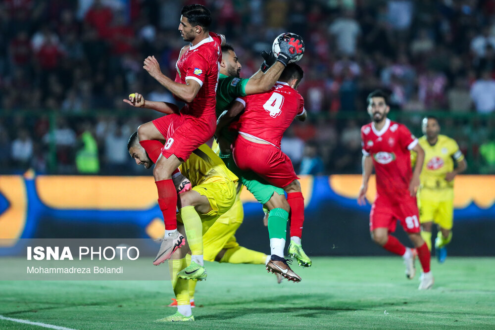  لیگ برتر فوتبال؛ دیدار تیم‌های پرسپولیس و فجر سپاسی