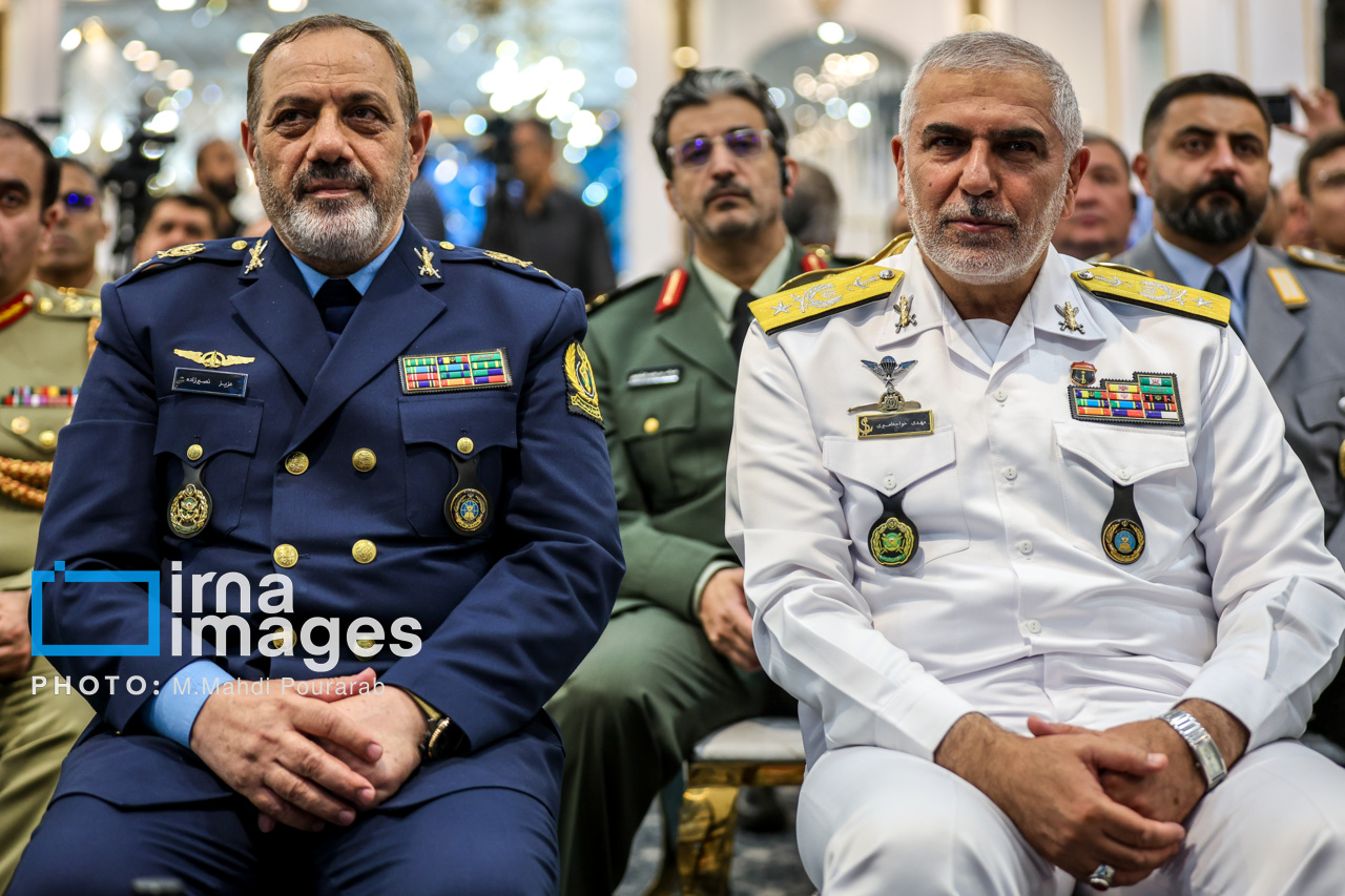 عکس/ ادای احترام وابستگان نظامی به شهدای جنگ ۱۲ روزه