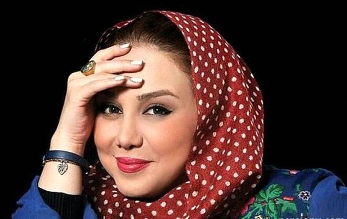 چهره ها/ تیپ تابستانیِ بهنوش بختیاری در یک ویلای لاکچری