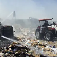 مهار آتش‌سوزی گسترده انبار کارتن در شیراز