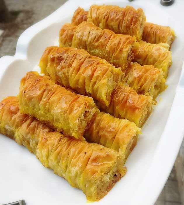فقط با ۳ قلم مواد یک شیرینی شیک و خوشمزه درست کن
