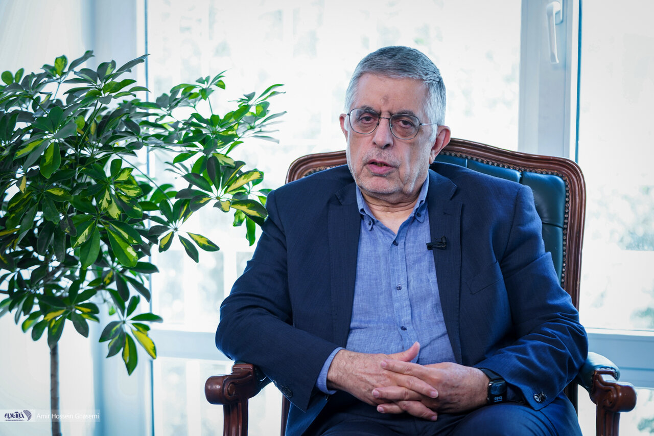 کرباسچی: ادبیات و مکان و زمان بیانیه جبهه اصلاحات ایراد دارد