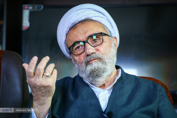مسیح مهاجری: رسانه ملی جای حمله به این و آن و تهمت زدن نیست