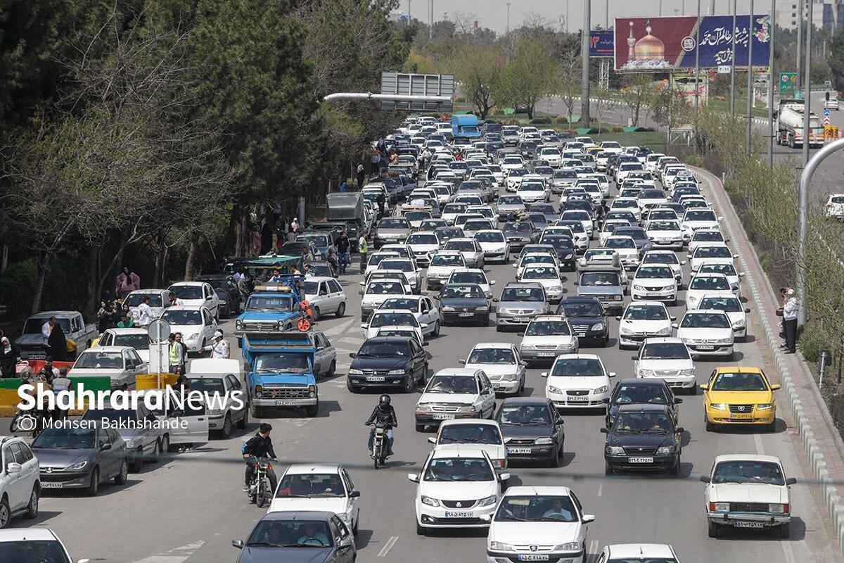 ترافیک سنگین در محورهای منتهی به حرم رضوی و ورودیهای مشهد