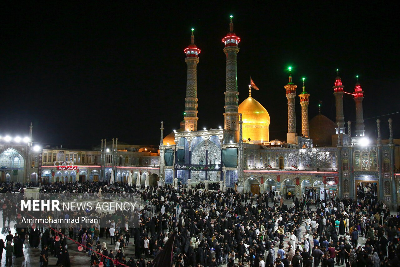 عکس/ شب رحلت پیامبر(ص) و شهادت امام حسن(ع) در حرم حضرت معصومه(س)