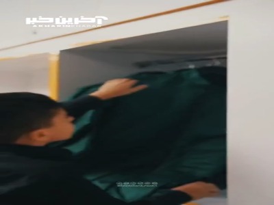 خادمان کوچک در شربت خانه حرم