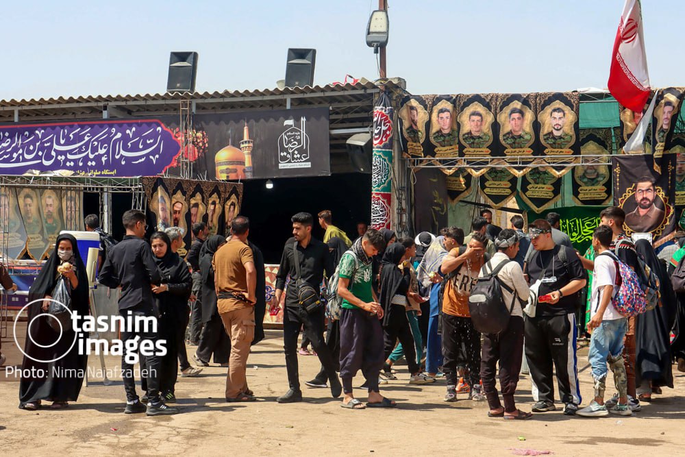 عکس/ زائران رضوی در جاده امام رضا (ع)  