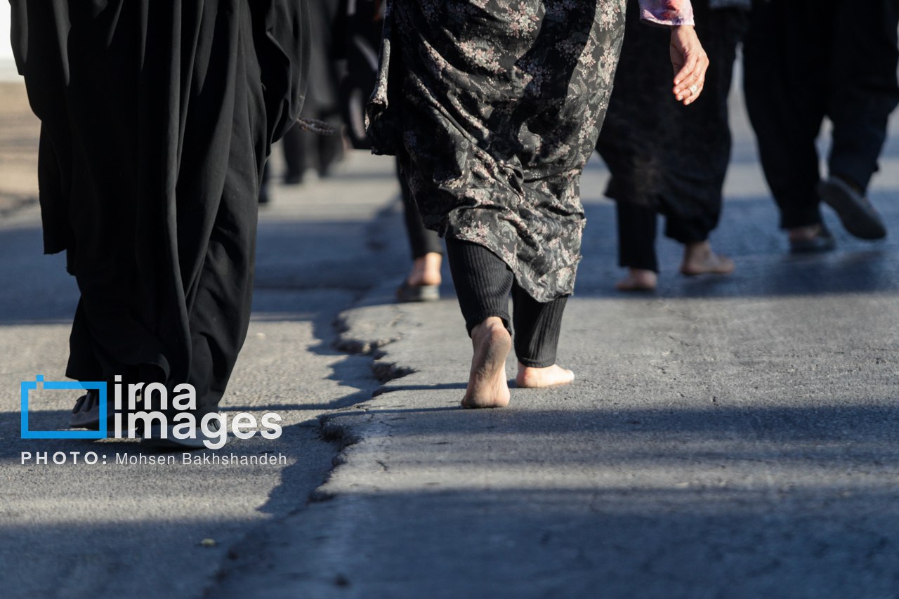 عکس/ جلوه هایی از مسیرهای زائران پیاده امام هشتم(ع)