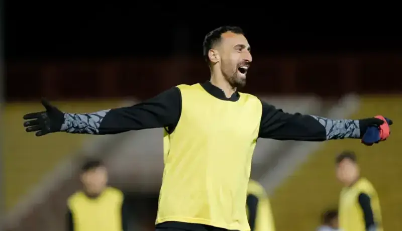 مهاجم اسبق استقلال به هوادار پیوست