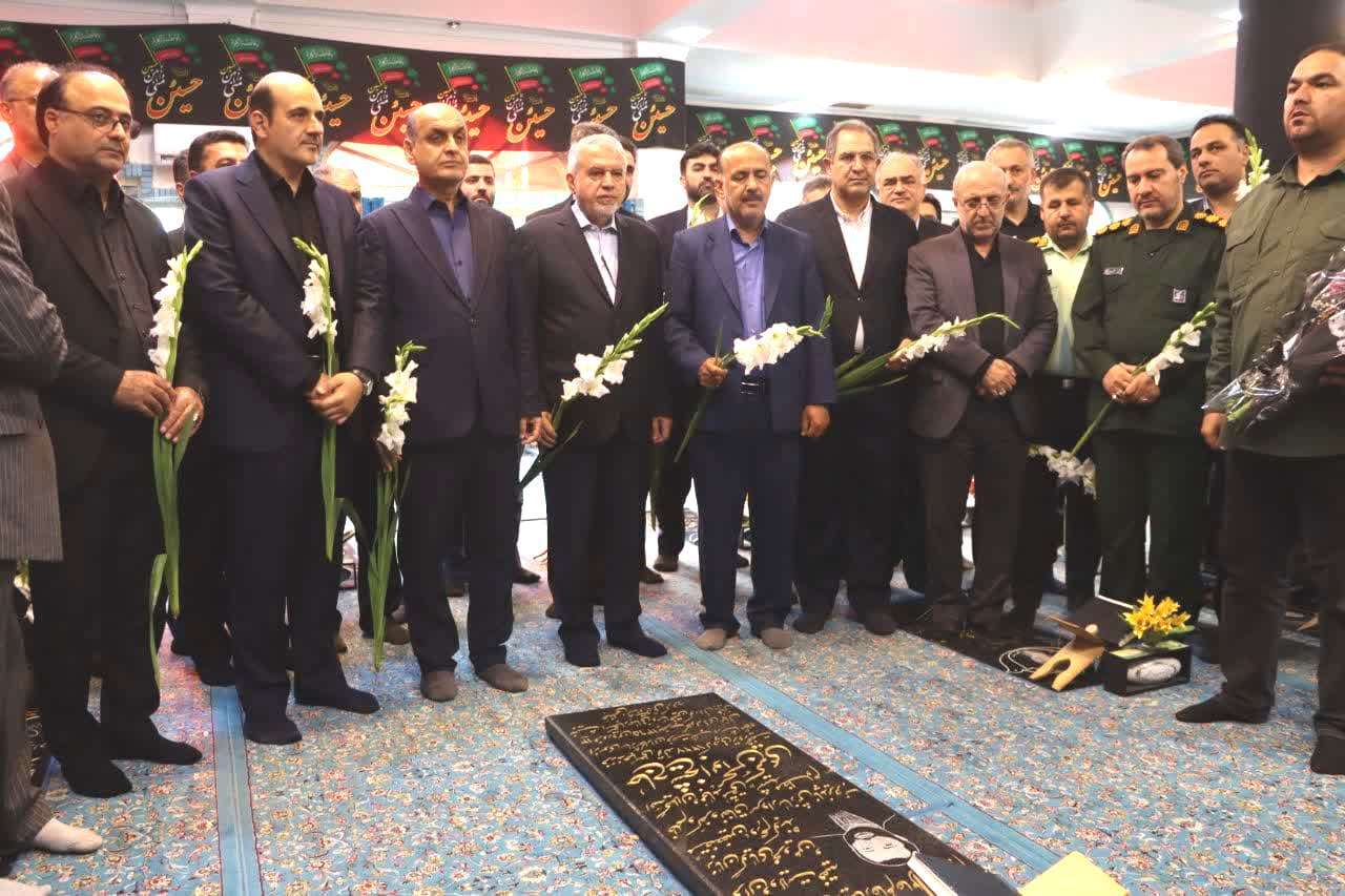 ادای احترام وزیر گردشگری به شهدای گیلان