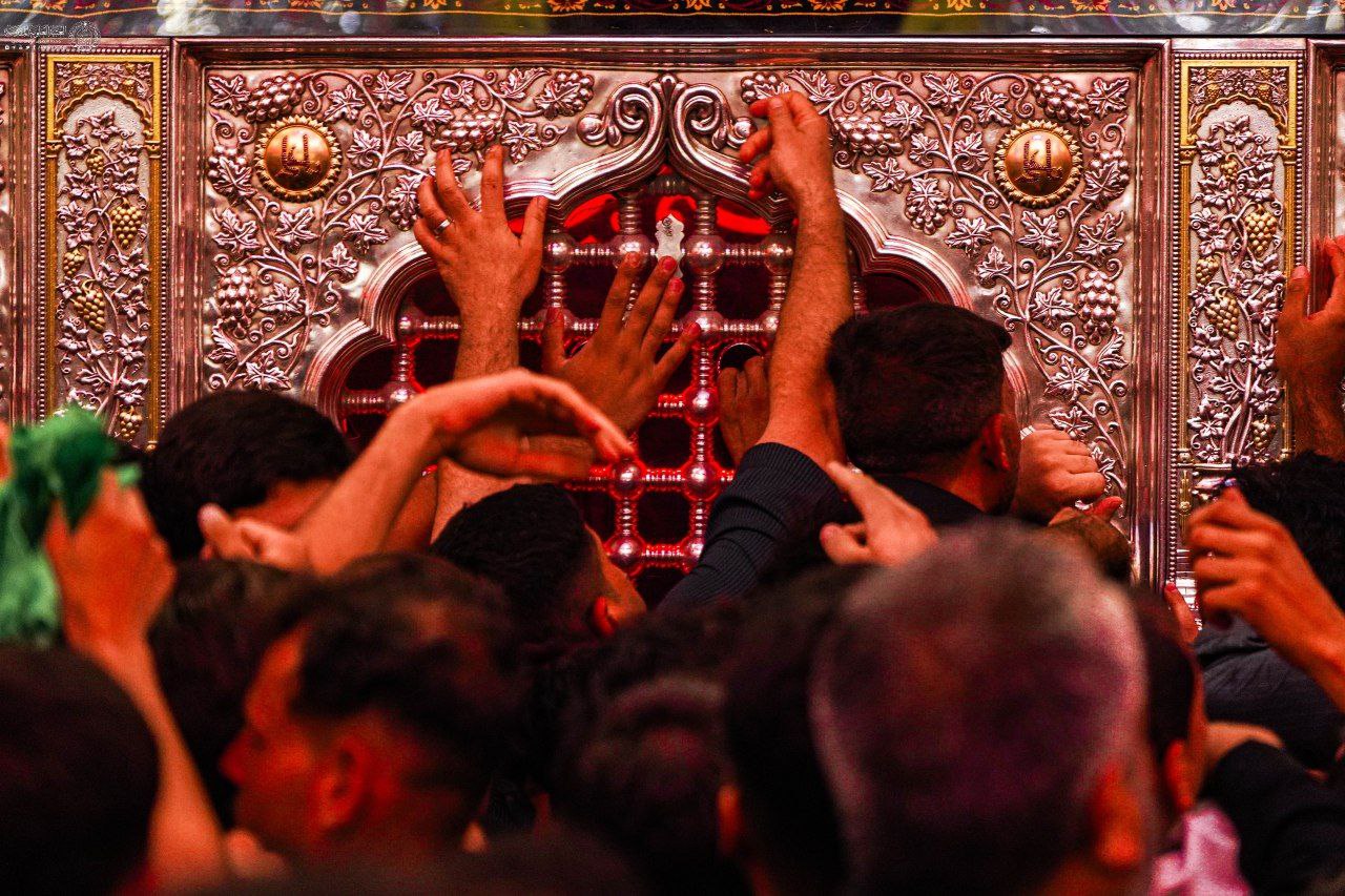 حضور گسترده عزاداران در روضه منوره علوی