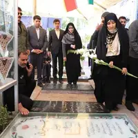 ادای احترام معاون پزشکیان به مقام حاج قاسم و شهدای حمله تروریستی کرمان