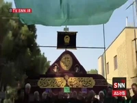 همخوانی مدح امام رضا (ع) توسط خادمان حرم مطهر رضوی