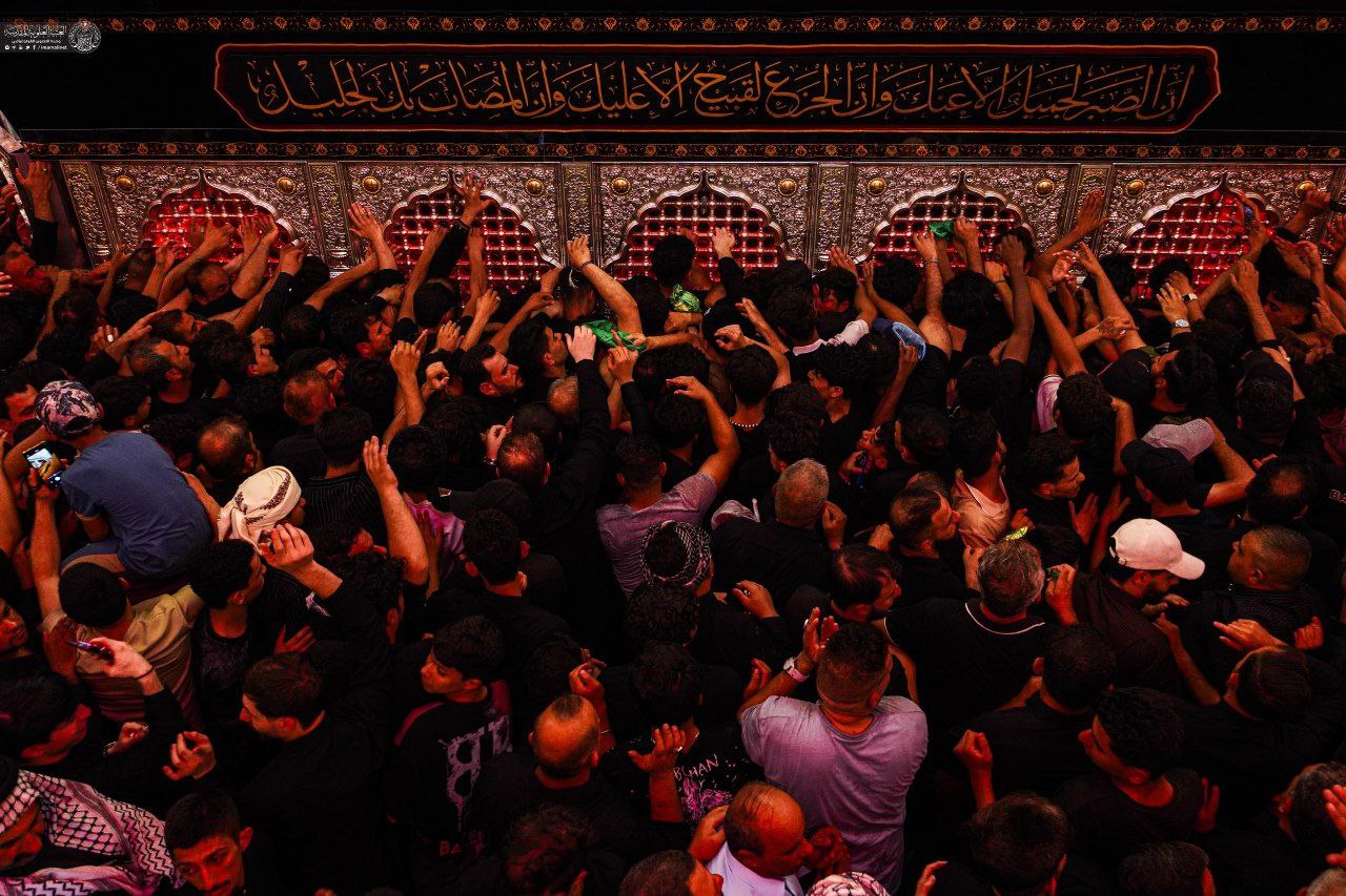 حضور گسترده عزاداران در روضه منوره علوی