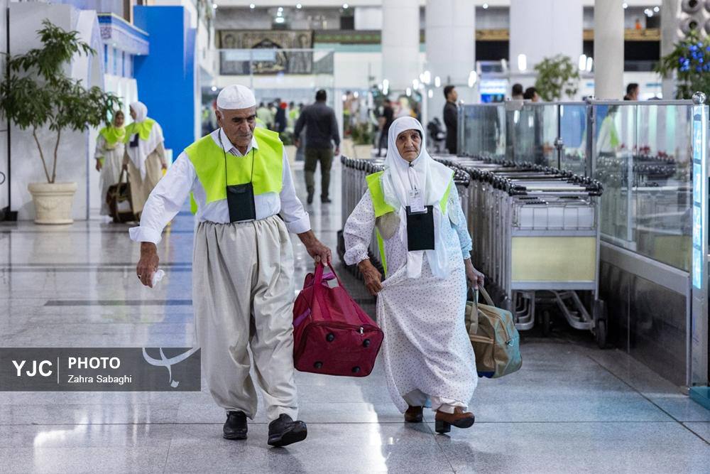 عکس/ اعزام اولین گروه زائران عمره ۱۴۰۴