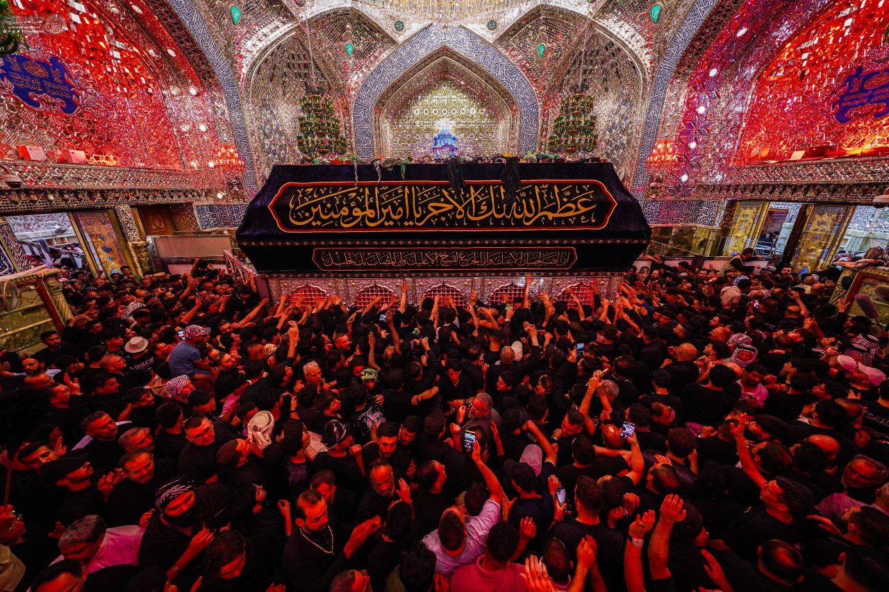 حضور گسترده عزاداران در روضه منوره علوی