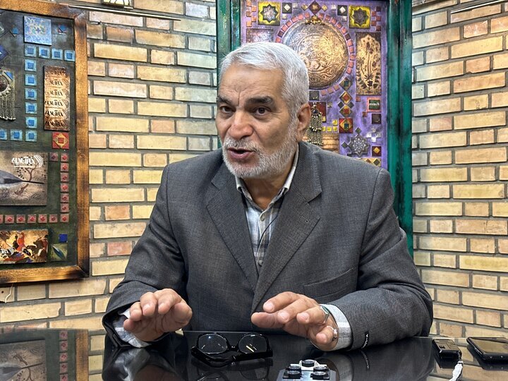 کوهکن: فرد نفوذی تظاهر به خودی بودن میکند و در لحظات حساس ضربه میزند