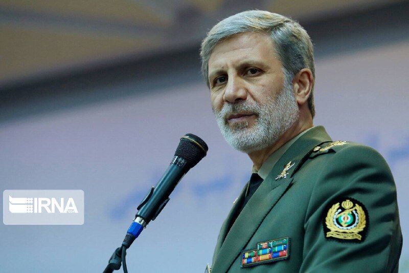 فرمانده کل ارتش: نیروهای مسلح با آمادگی کامل در برابر تهدیدات دشمن ایستادهاند