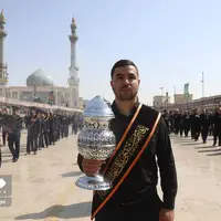 عکس/ دسته عزاداری خادمان در حرم حضرت معصومه(س) 