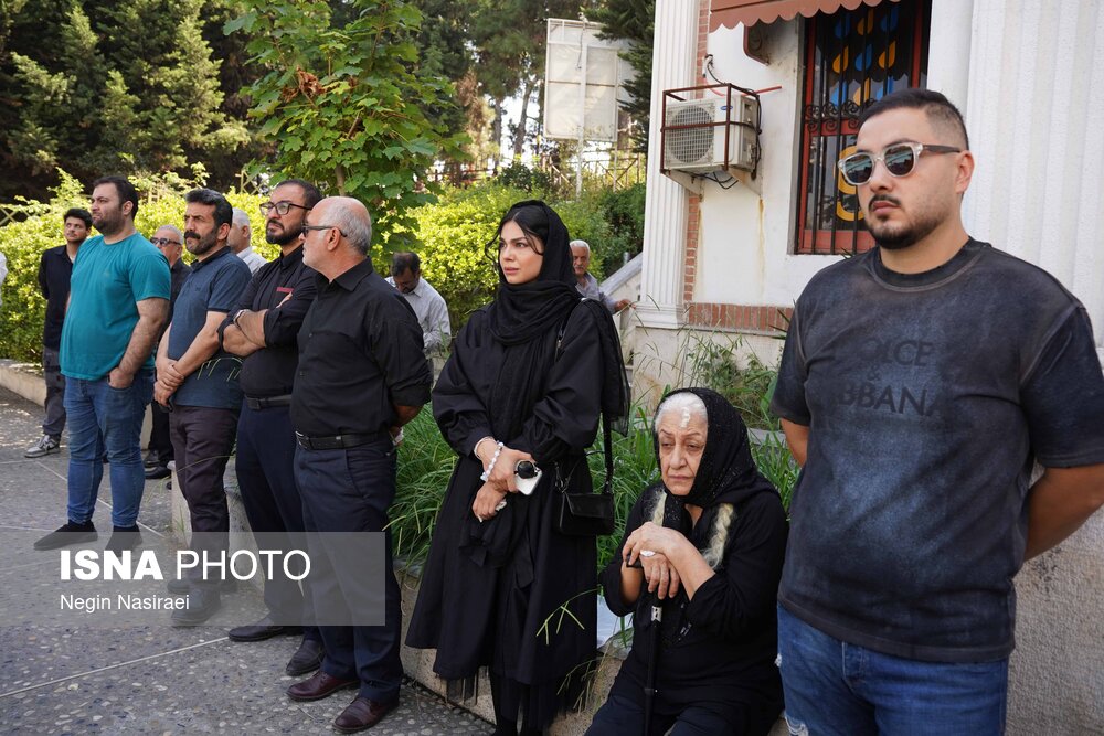 عکس/ گزارش تصویری از مراسم تشییع پیکر مهرداد فلاحتگر