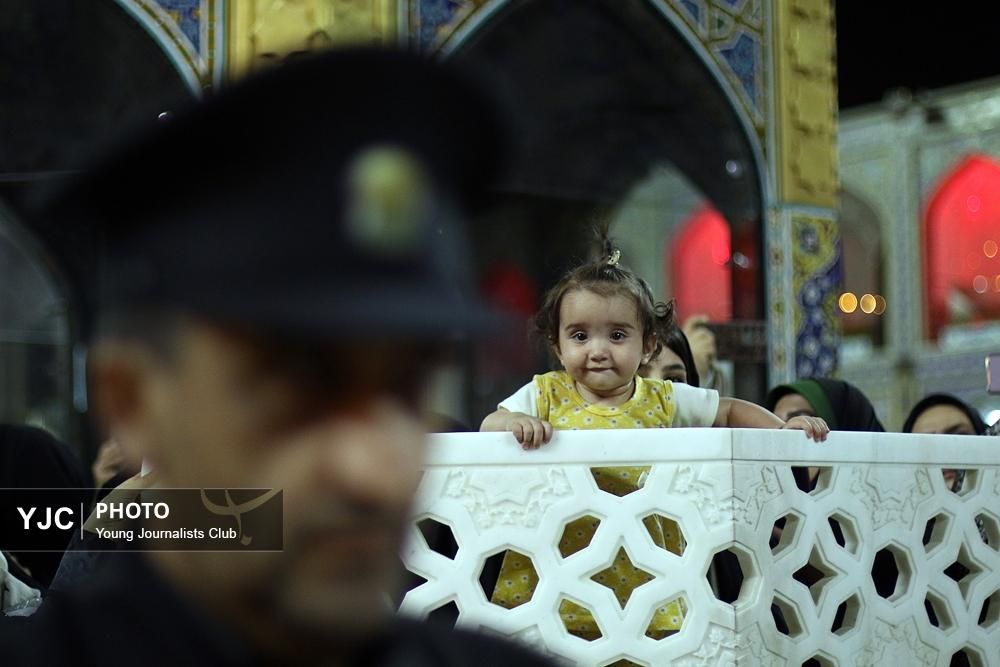 عکس/ مراسم شام غریبان شهادت امام رضا (ع) در حرم مطهر رضوی   
