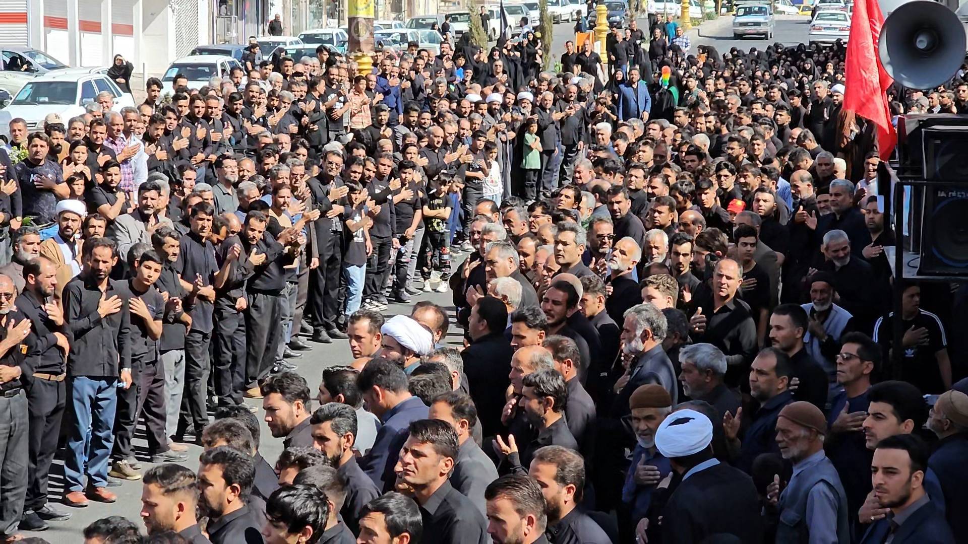 خاکسپاری شهید حادثه تروریستی ایرانشهر در کوهسرخ
