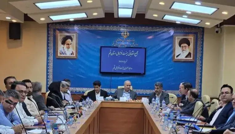 باقری رئیس هیئت فوتبال قم ماند