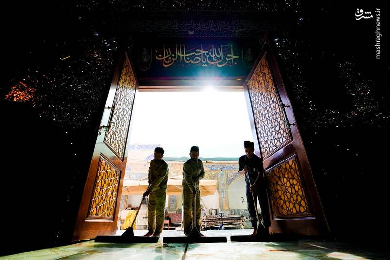 عکس/ غبارروبی حرمین سامرا در اولین روز از ماه ربیع الاول