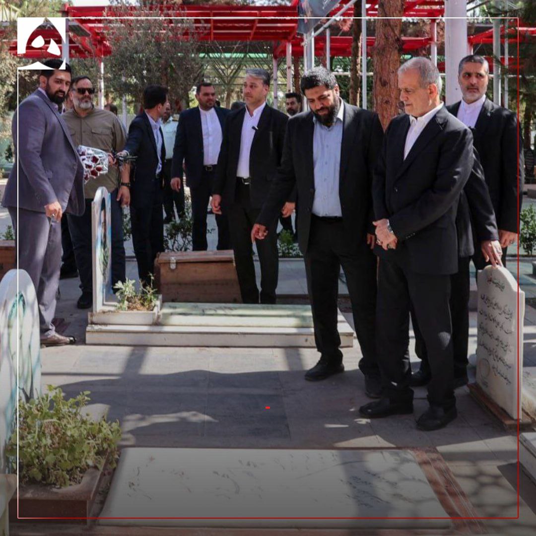 عکس/ تصاویری از حضور رئیس جمهور و اعضای هیات دولت در بهشت زهرا (س)