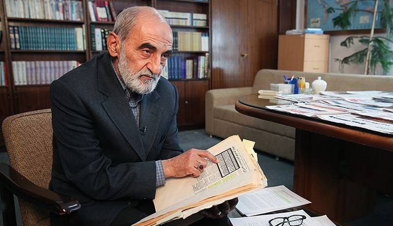 شریعتمداری: اینجا که کوفه نیست خوارج علم شوند!