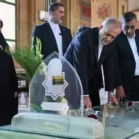 پزشکیان و اعضای هیات دولت به مقام شهدا ادای احترام کردند