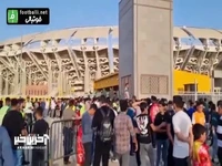 ازدحام هواداران پرسپولیس در گیت ورودی به ورزشگاه