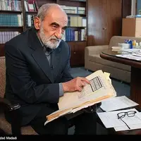شریعتمداری: اینجا که کوفه نیست خوارج علم شوند!