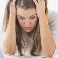 خانمم خیلی به خودش بدبین است