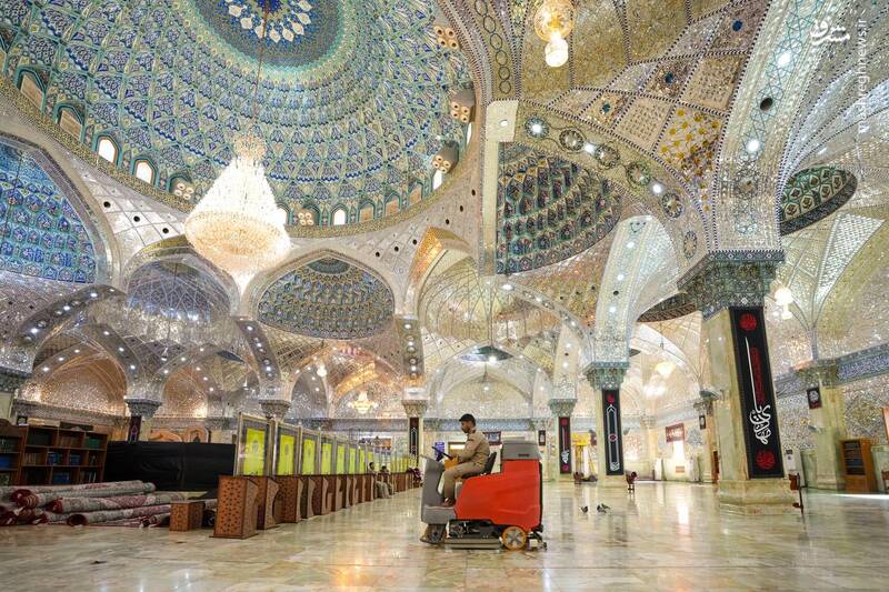 عکس/ غبارروبی حرمین سامرا در اولین روز از ماه ربیع الاول