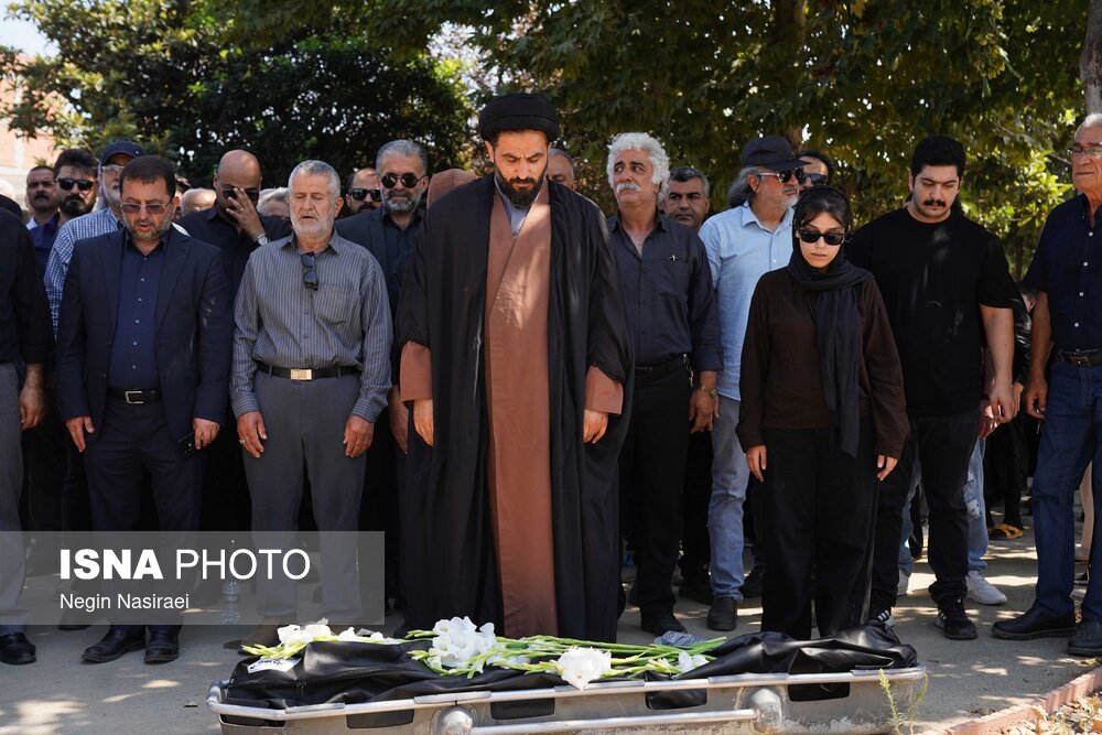 عکس/ گزارش تصویری از مراسم تشییع پیکر مهرداد فلاحتگر