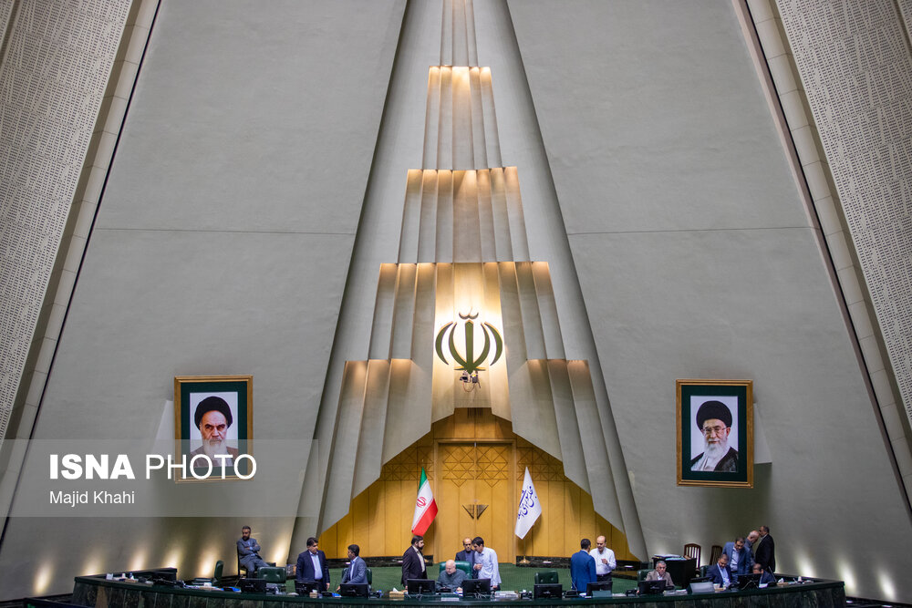 عکس/ جلسه علنی مجلس شورای اسلامی به ریاست محمدباقر قالیباف