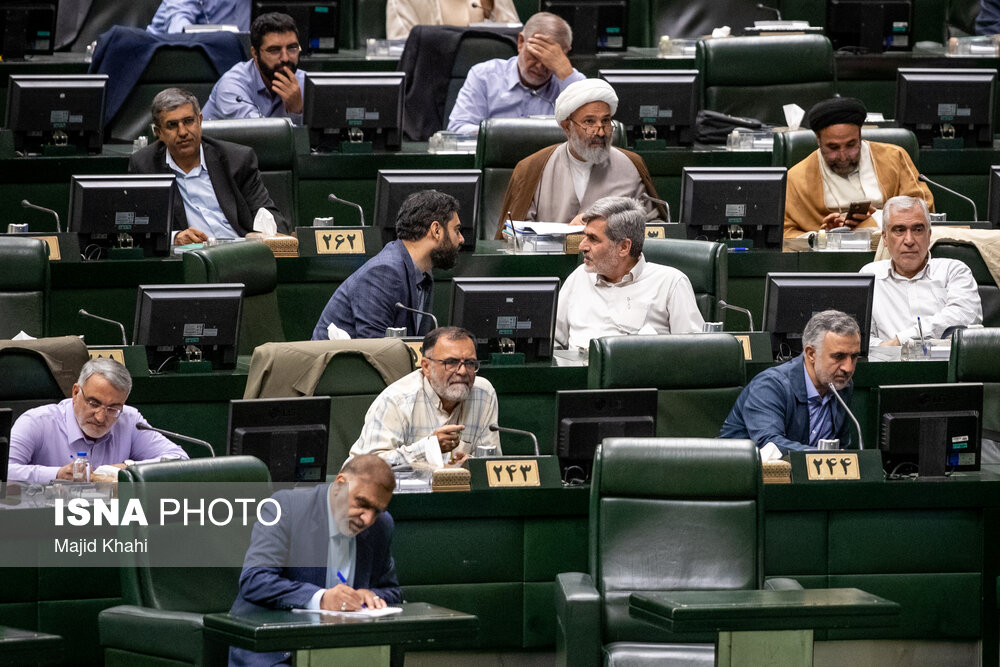 عکس/ جلسه علنی مجلس شورای اسلامی به ریاست محمدباقر قالیباف