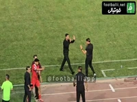 خوشحالی وحید هاشمیان بعد از کسب اولین بردش به عنوان سرمربی پرسپولیس در یک بازی فوق حساس