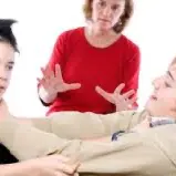 وقتی بچه‌ها با هم دعوا می‌کنن این حرف‌ها رو بهشون نگو