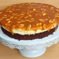 کیک اسنیکرز، یکی از پرطرفدارترین کیک های کافه ایی