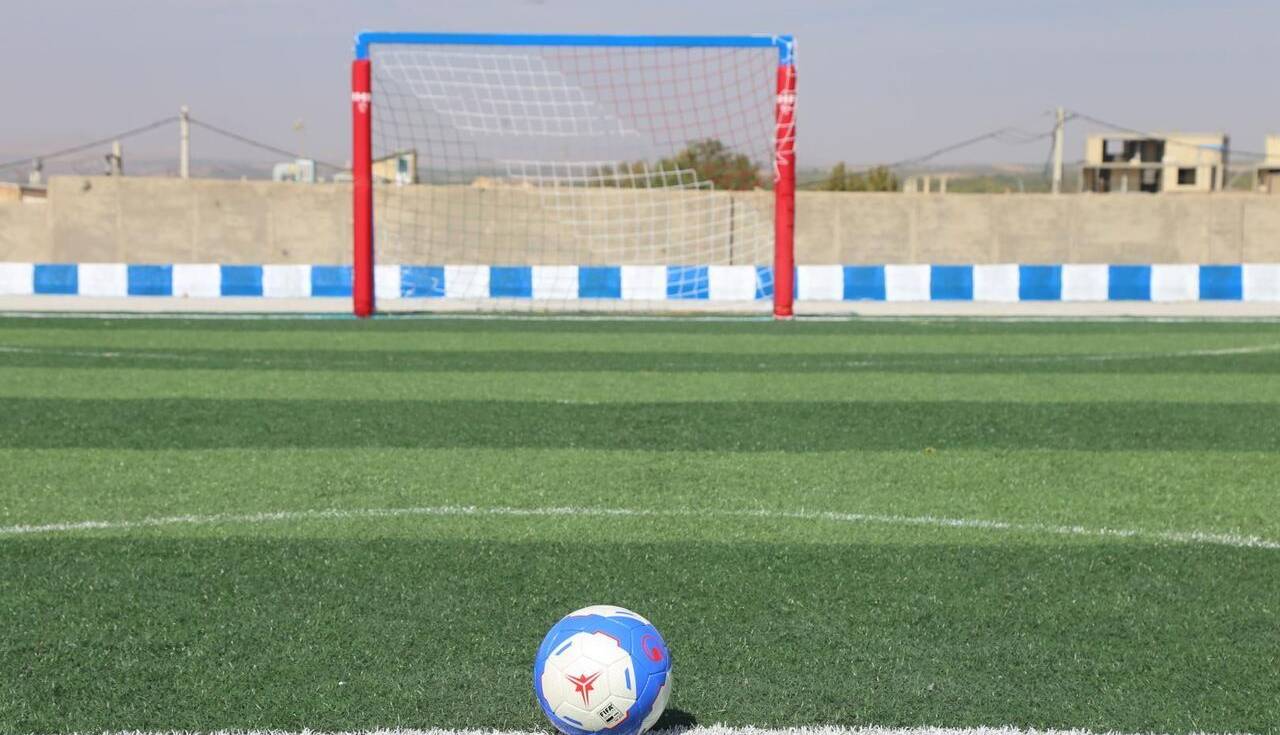 راسک صاحب زمین چمن مصنوعی شد؛ تحول ورزشی برای ۳۱۰۰ نفر از اهالی