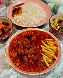 قیمه درباری با برنج زعفرانی