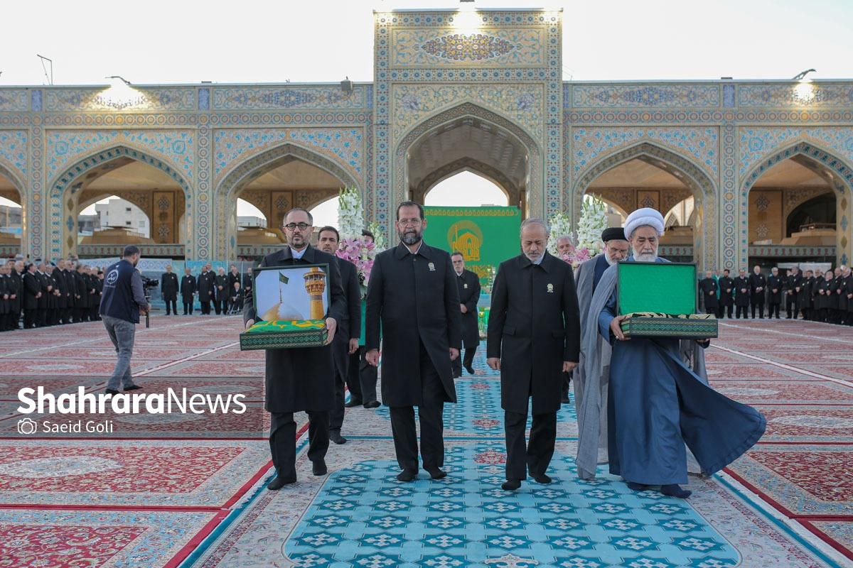 عکس/ آیین سنتی تعویض پوش ضریح مطهر امام رضا(ع)