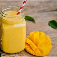طرز تهیه میلک‌شیک انبه؛ خوشمزه و خنک!