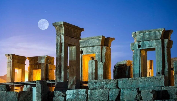 ارکستر فیلارمونیک ارمنستان در تختجمشید مینوازد