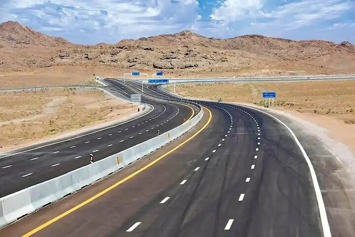 اعتراض ۴ نماینده شیراز به عدم کلنگزنی قطعه ۸ آزادراه شیراز - اصفهان